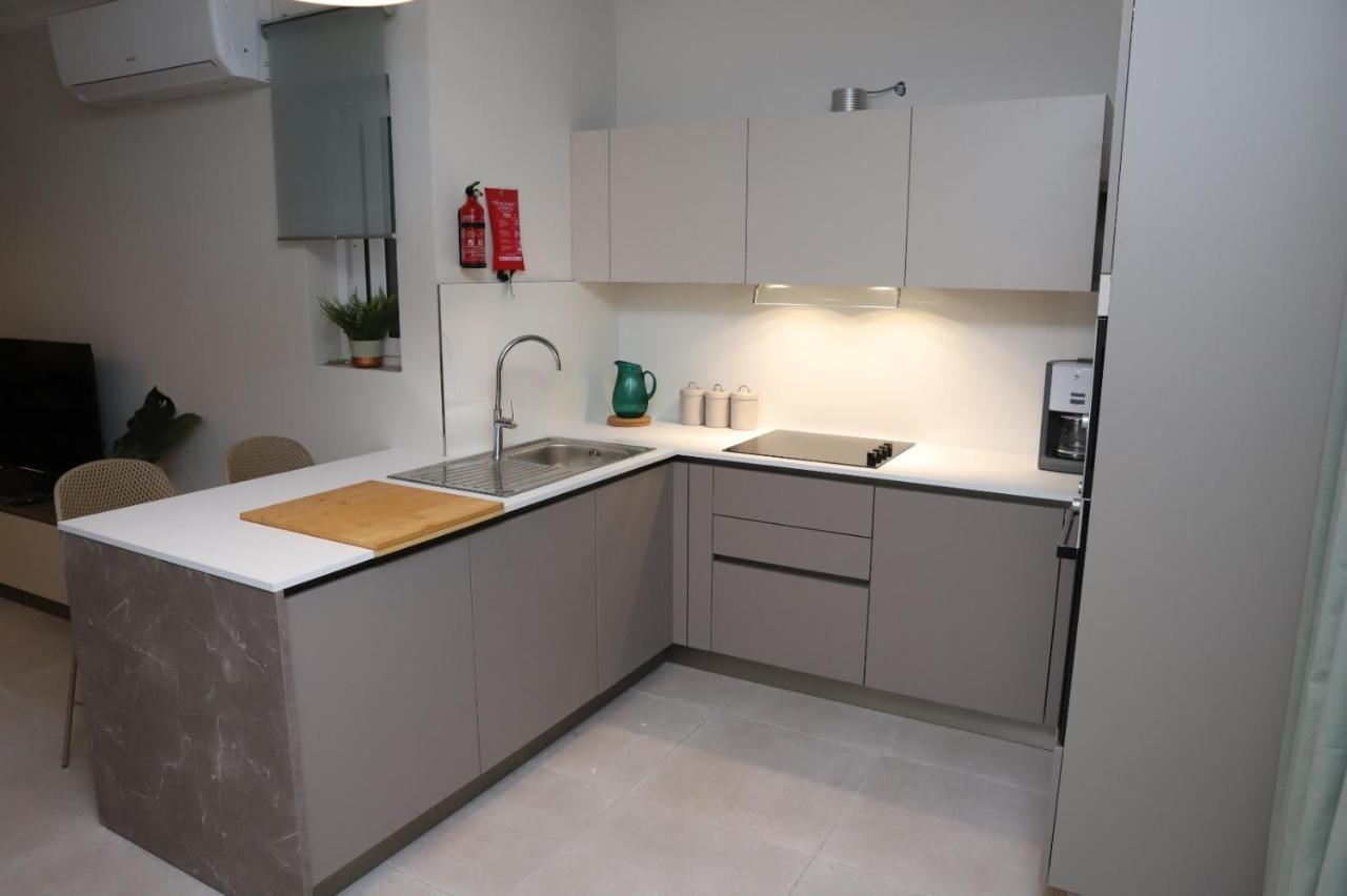 Lovely Holiday Home Next To Bus Terminus Сейнт Полс Бей Екстериор снимка