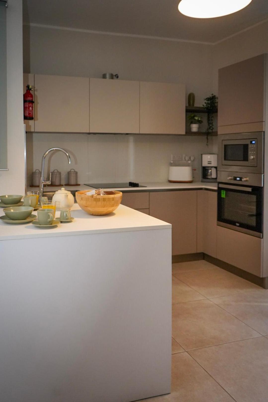 Lovely Holiday Home Next To Bus Terminus Сейнт Полс Бей Екстериор снимка